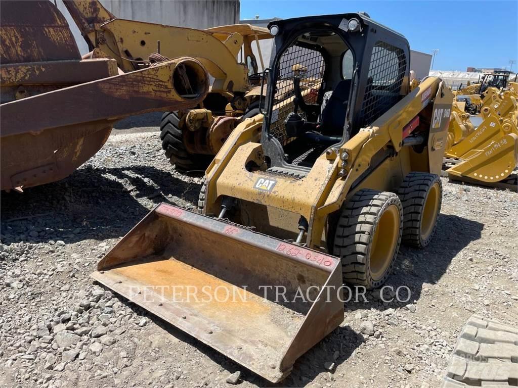 CAT 246D 滑移装载机
