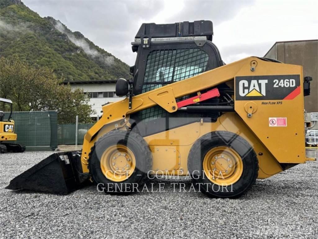 CAT 246D 滑移装载机