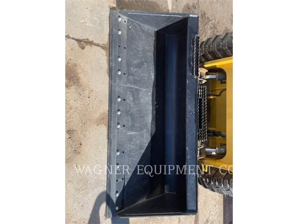 CAT 246D 滑移装载机