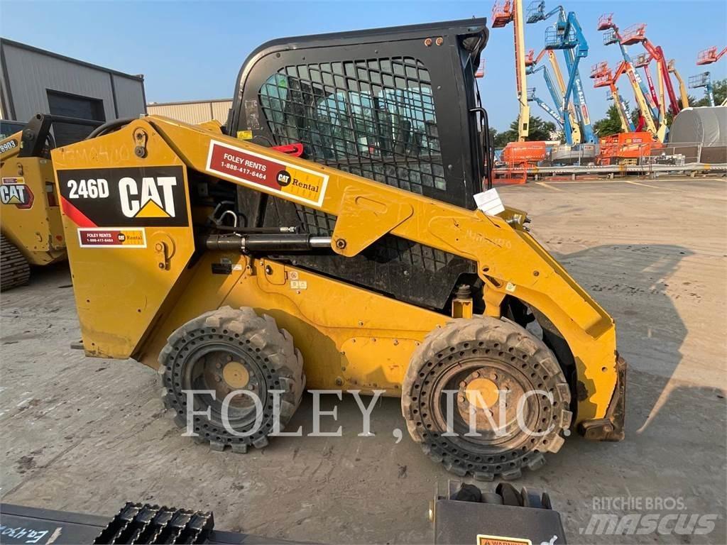 CAT 246D 滑移装载机