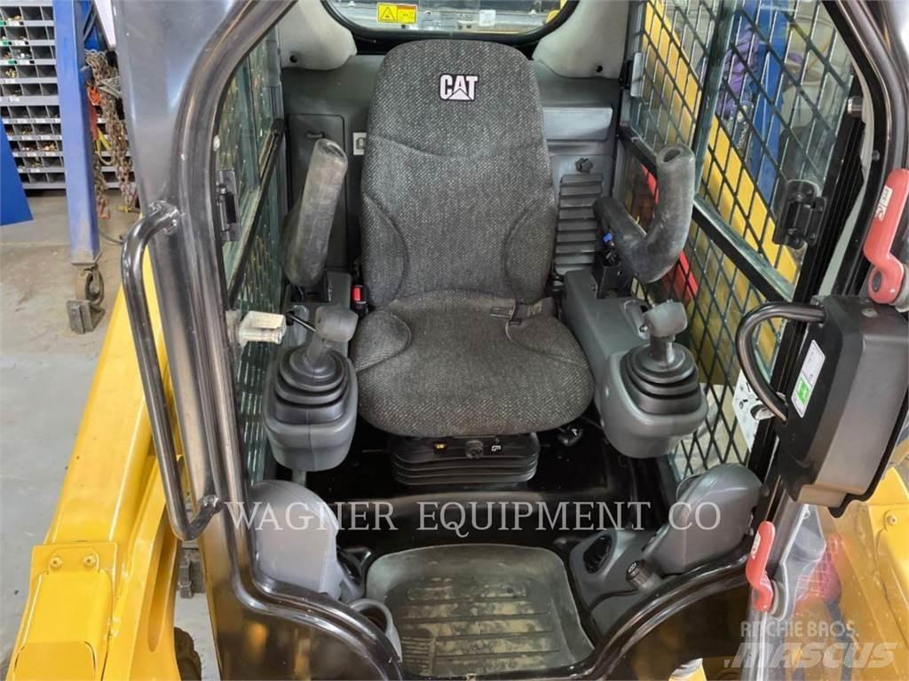 CAT 246D 滑移装载机