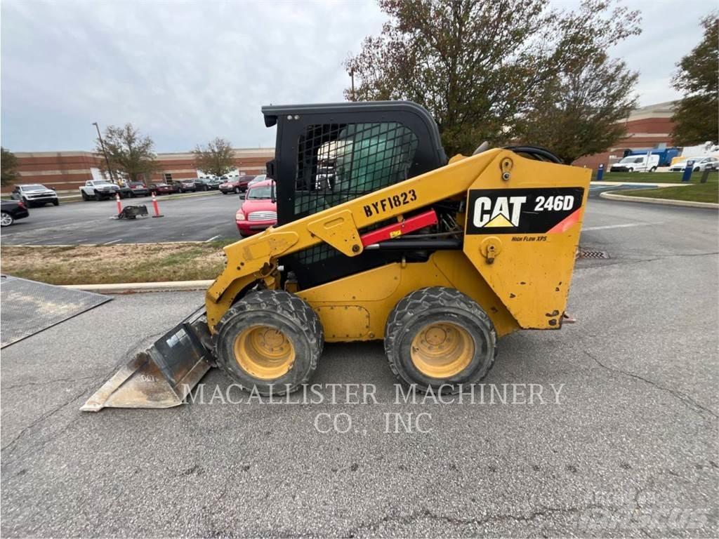 CAT 246D 滑移装载机