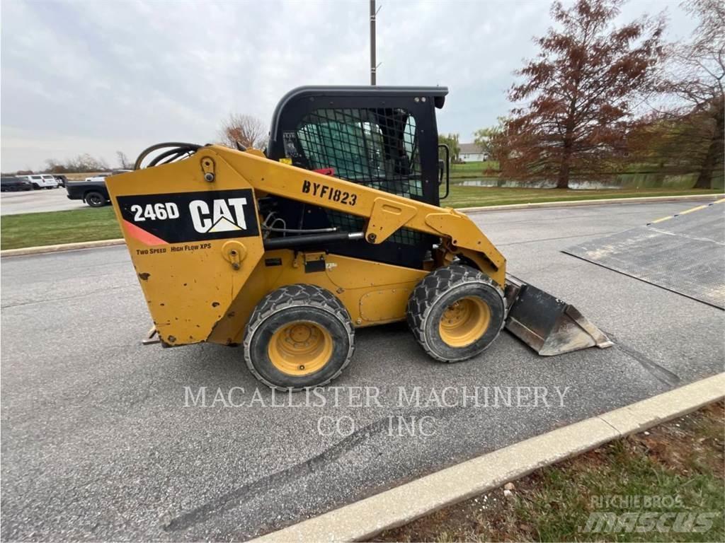 CAT 246D 滑移装载机