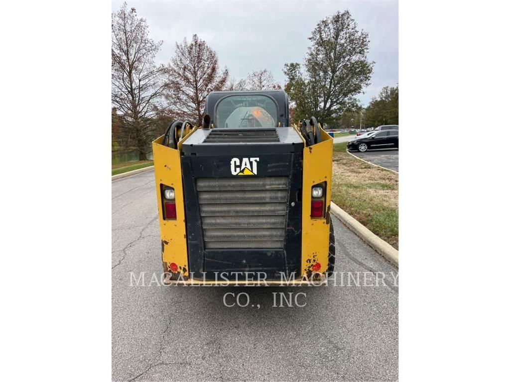 CAT 246D 滑移装载机