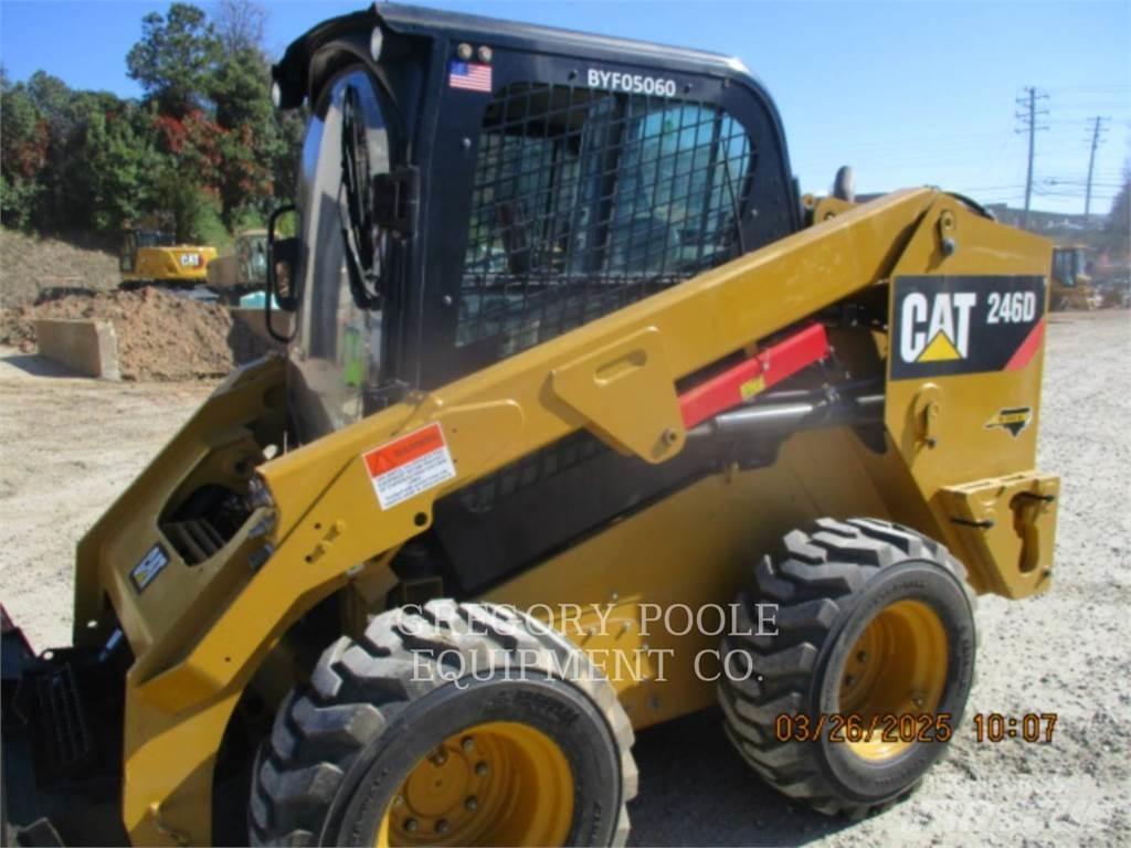 CAT 246D 滑移装载机