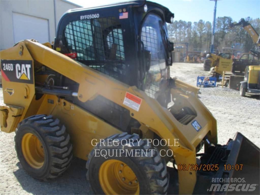 CAT 246D 滑移装载机
