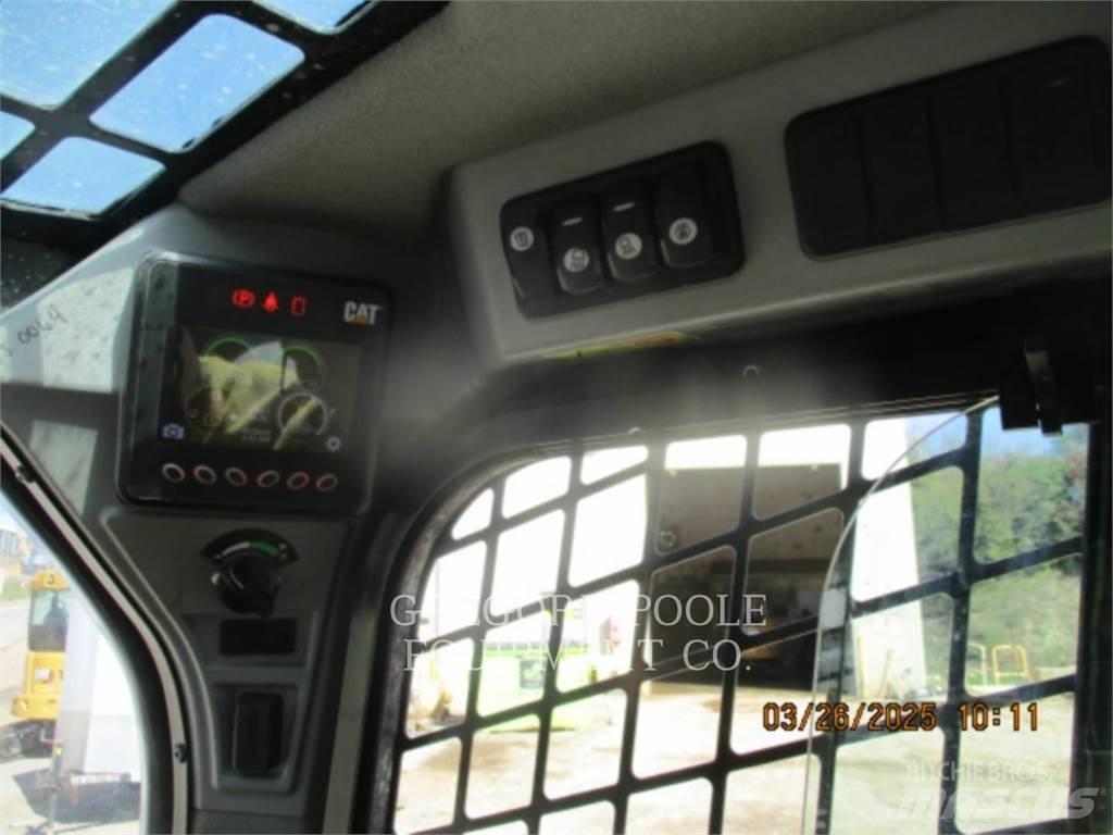 CAT 246D 滑移装载机