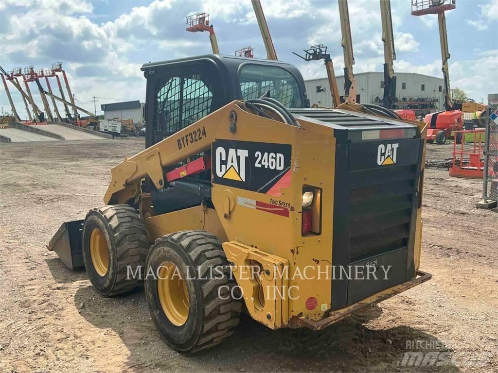 CAT 246D 滑移装载机