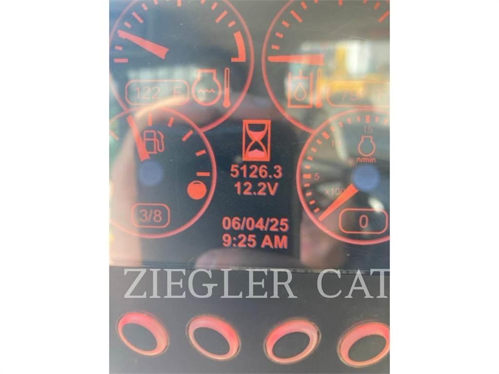 CAT 246D 滑移装载机