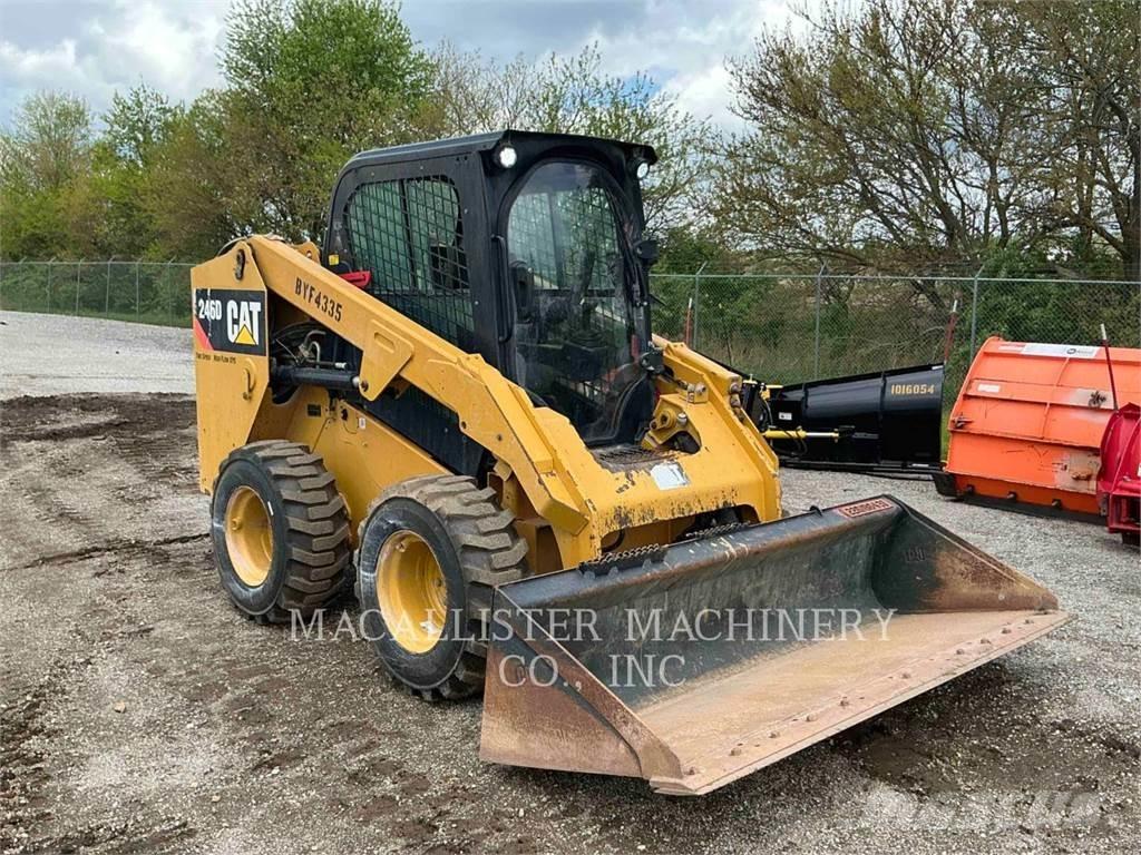 CAT 246D 滑移装载机