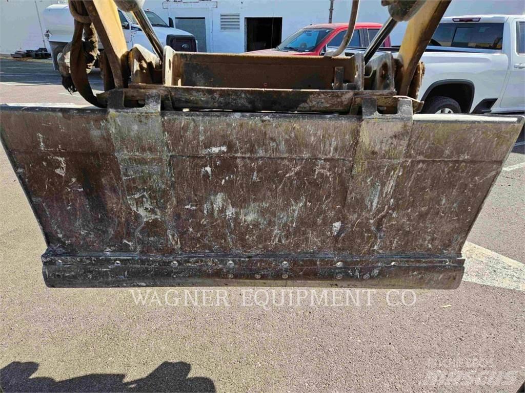 CAT 246D 滑移装载机