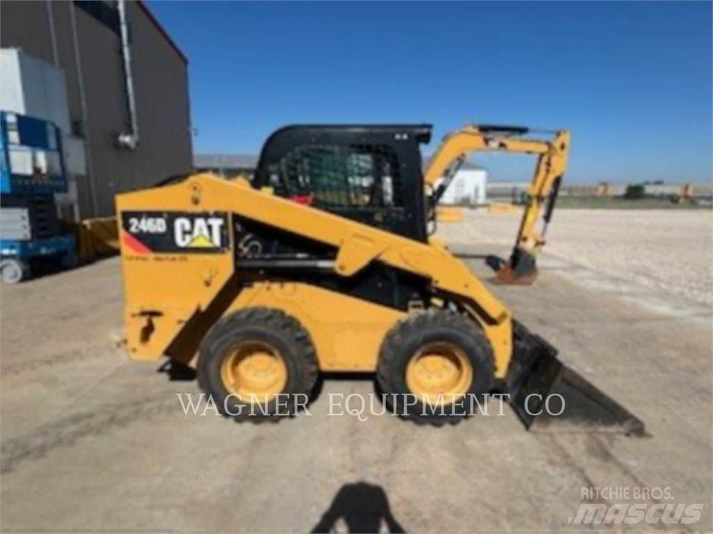 CAT 246D 滑移装载机
