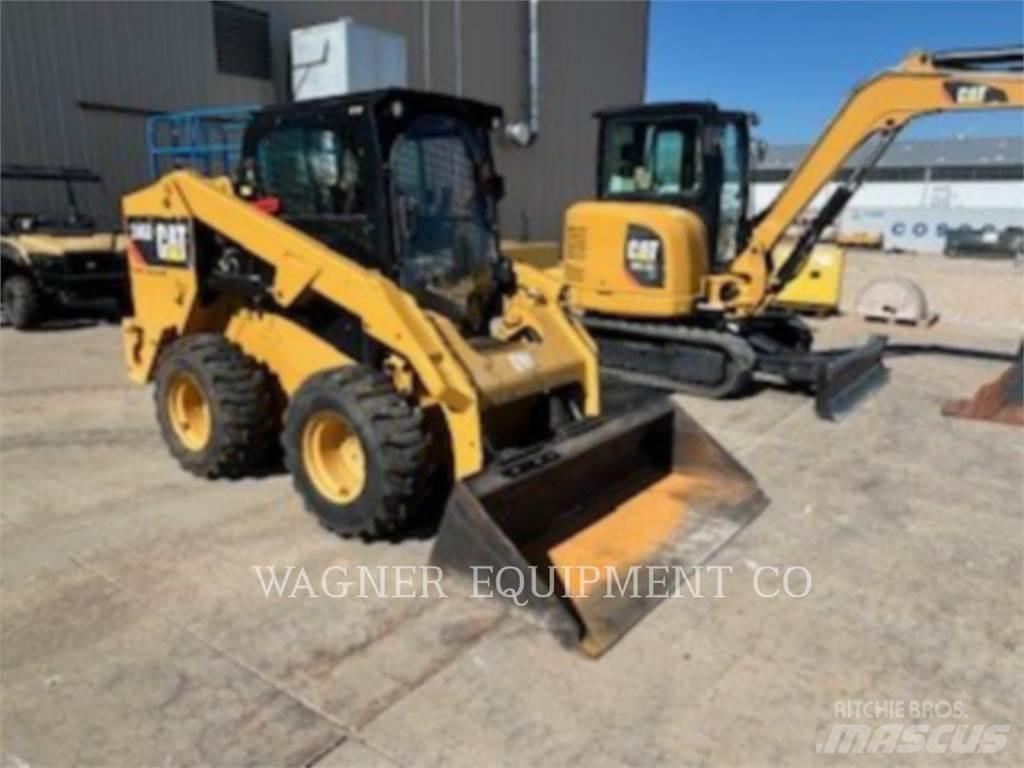 CAT 246D 滑移装载机