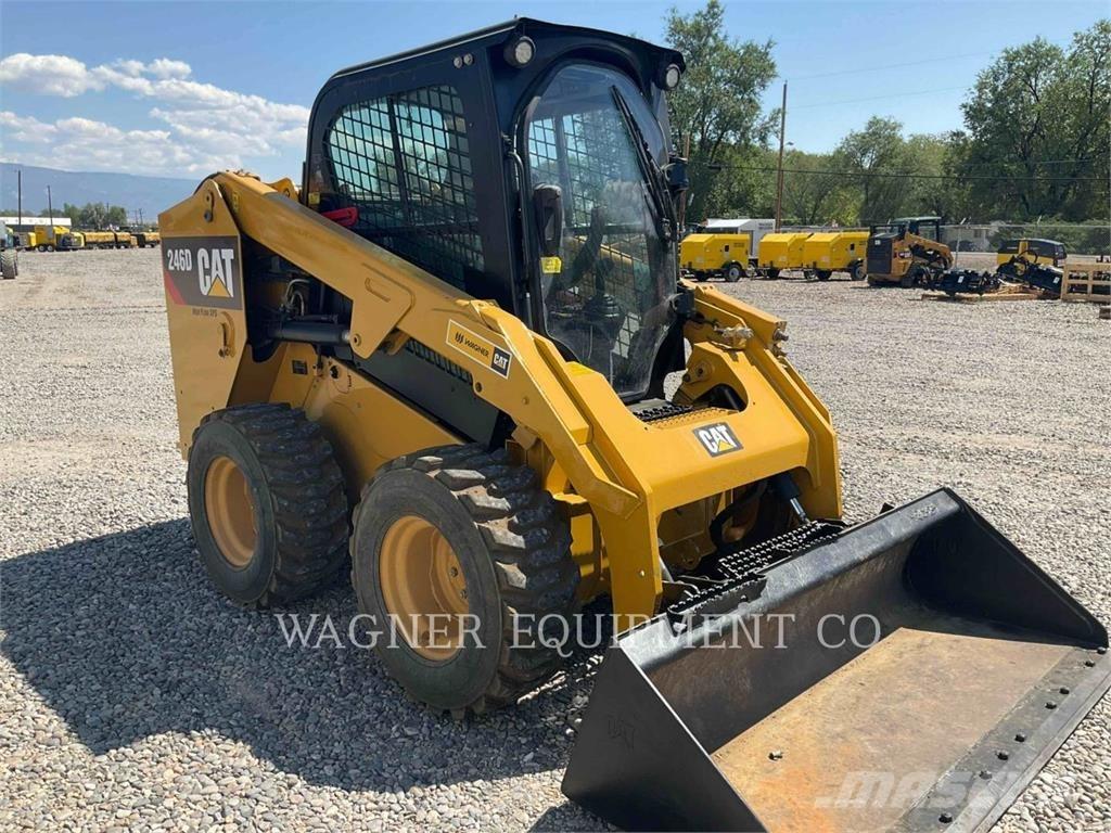 CAT 246D 滑移装载机