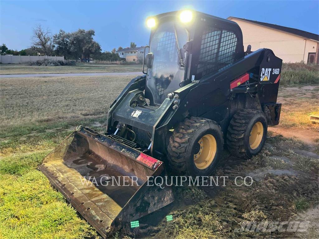 CAT 246D 滑移装载机