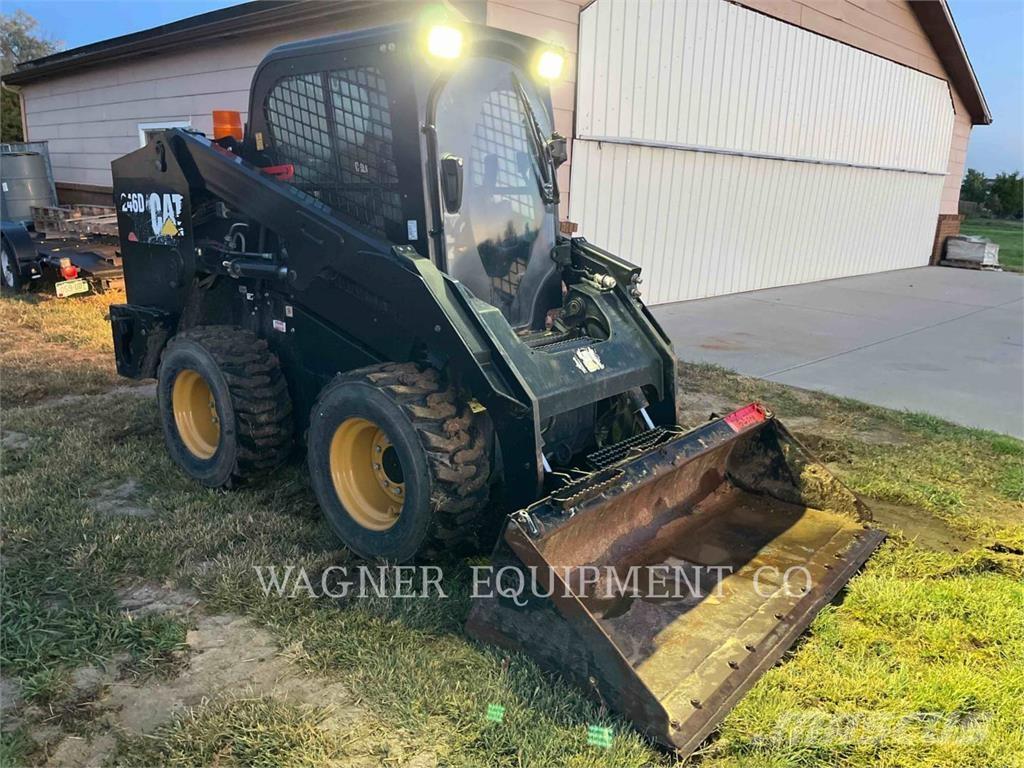 CAT 246D 滑移装载机