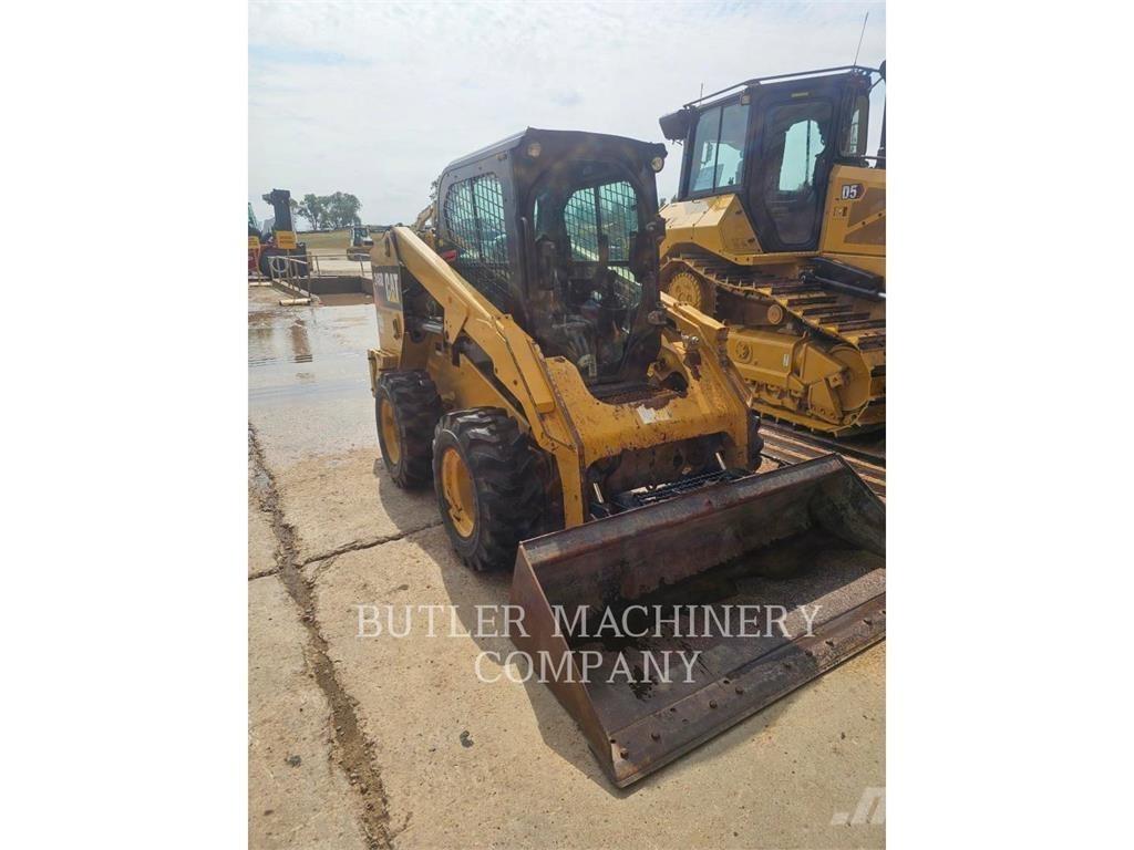 CAT 246D C3H2 滑移装载机