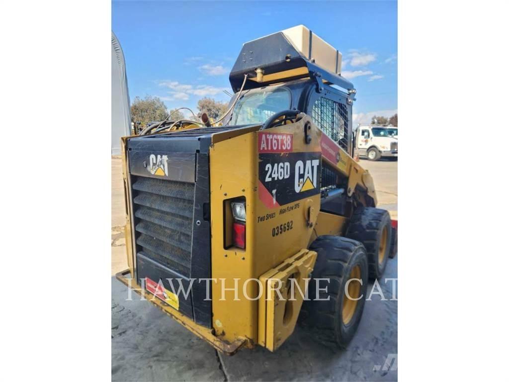 CAT 246D CBHF 滑移装载机