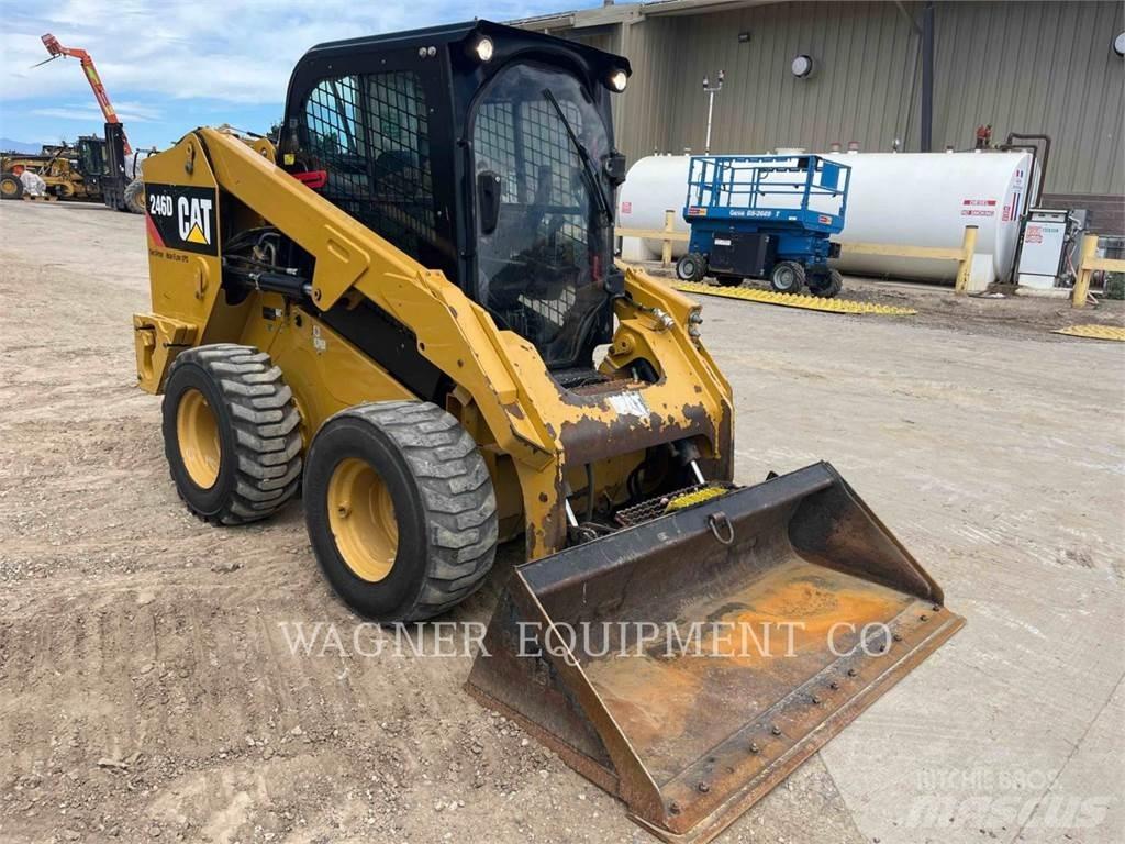 CAT 246D HF 滑移装载机