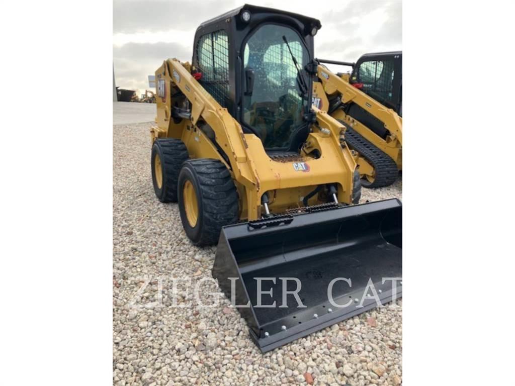 CAT 246D3 滑移装载机