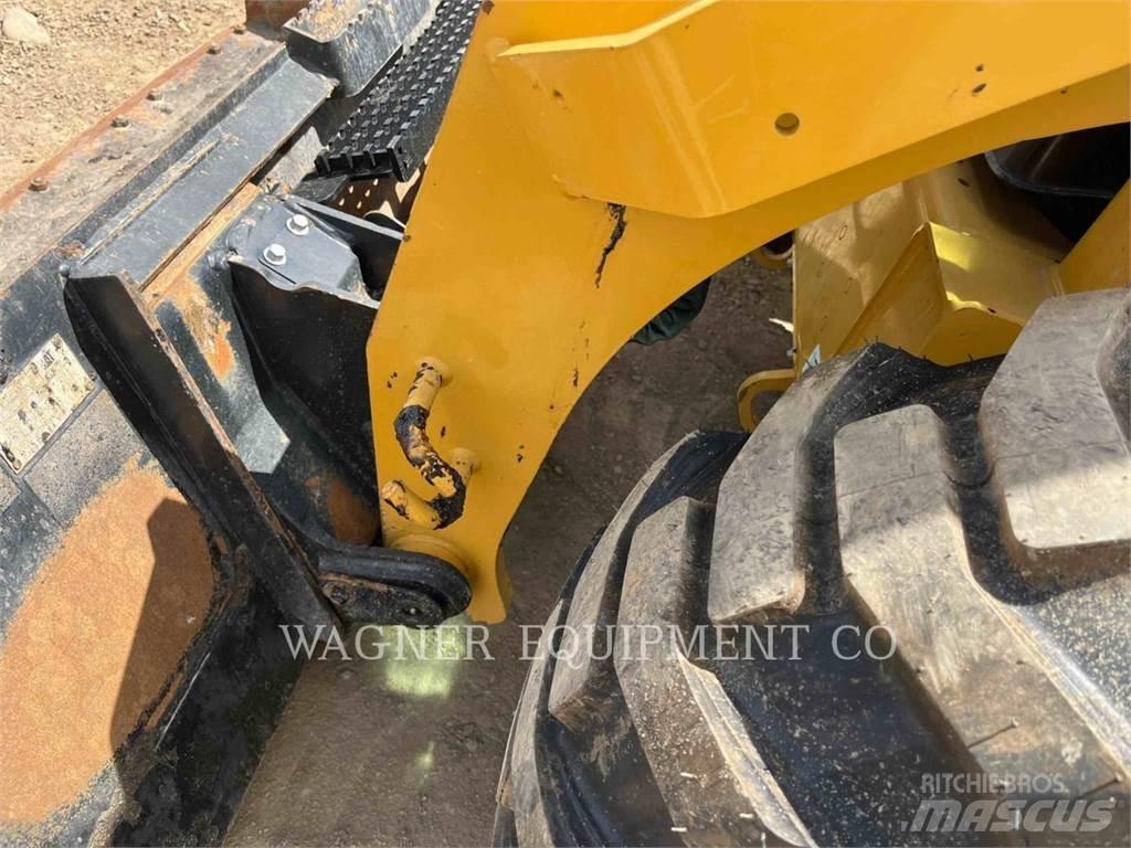 CAT 246D3 滑移装载机