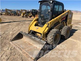 CAT 246D3 滑移装载机