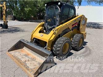 CAT 246D3 滑移装载机