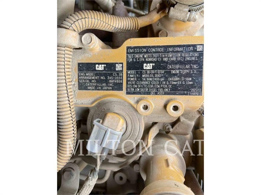 CAT 246D3 滑移装载机