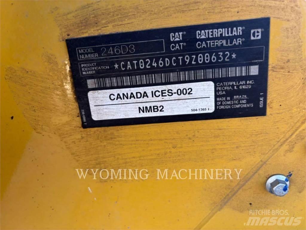 CAT 246D3 滑移装载机