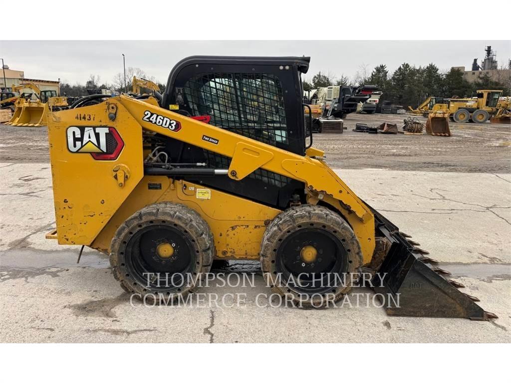 CAT 246D3 滑移装载机