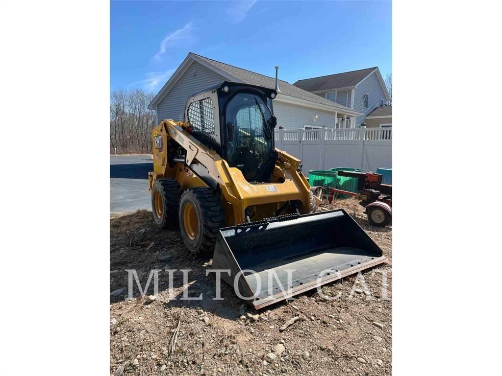 CAT 246D3 滑移装载机