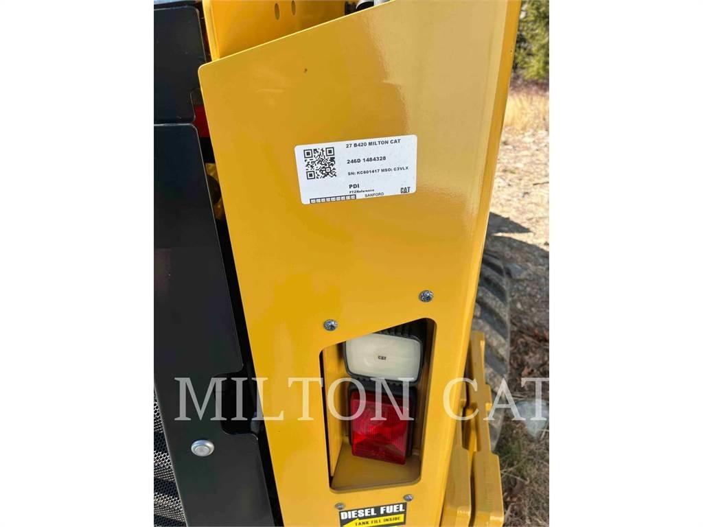 CAT 246D3 滑移装载机