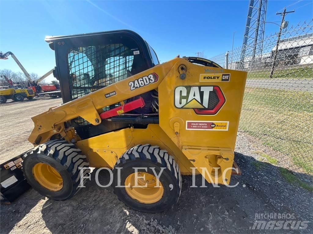 CAT 246D3 滑移装载机