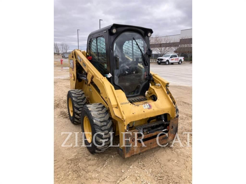 CAT 246D3 滑移装载机