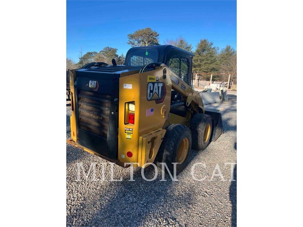 CAT 246D3 滑移装载机