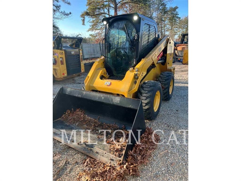 CAT 246D3 滑移装载机