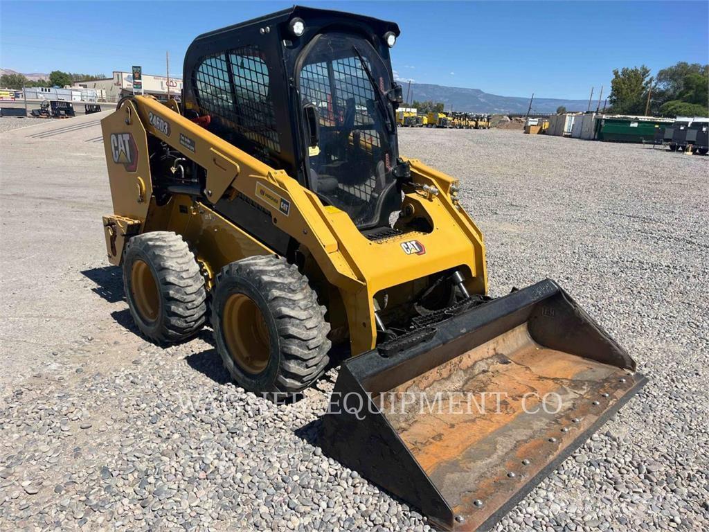 CAT 246D3 滑移装载机