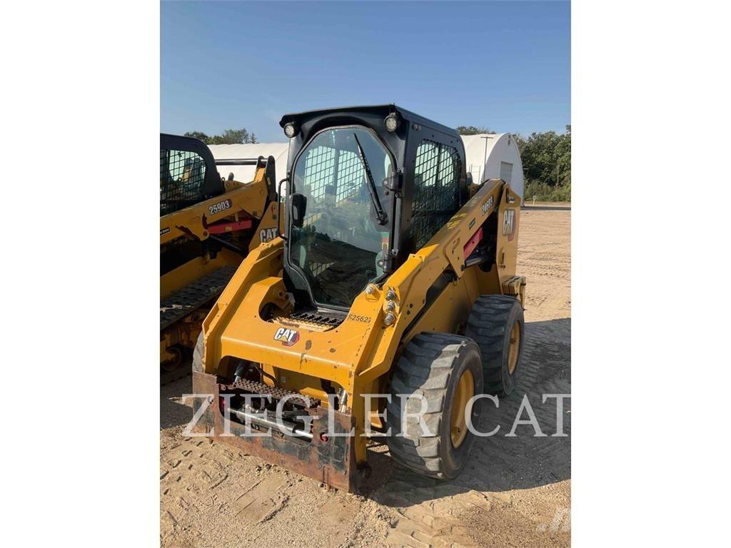 CAT 246D3 滑移装载机
