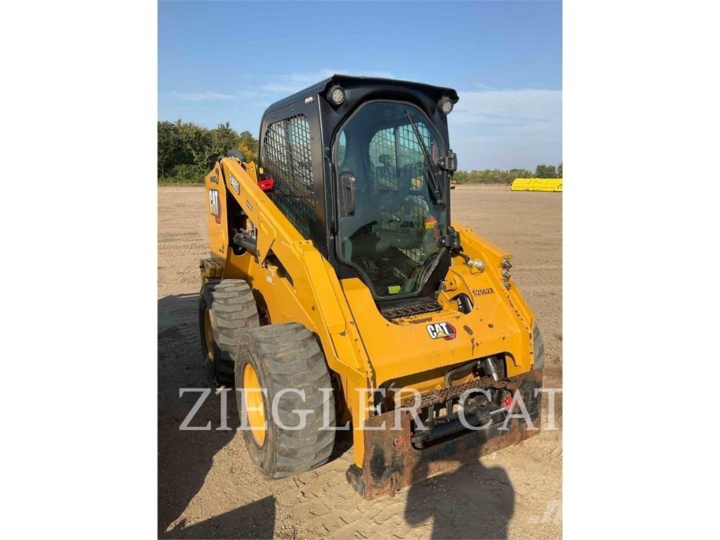 CAT 246D3 滑移装载机