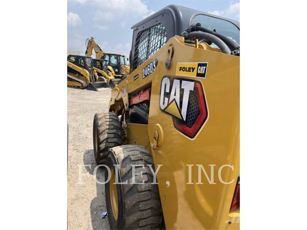 CAT 246D3 滑移装载机