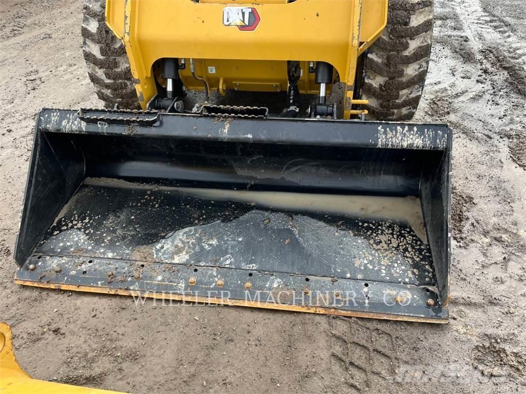 CAT 246D3 C3H2 滑移装载机