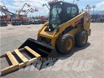 CAT 246D3 C3H2 滑移装载机