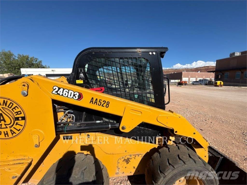 CAT 246D3 C3H2 滑移装载机