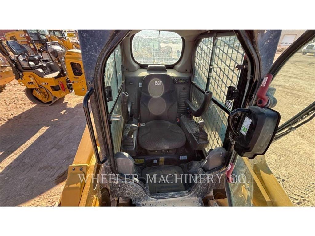 CAT 246D3 C3H2 滑移装载机