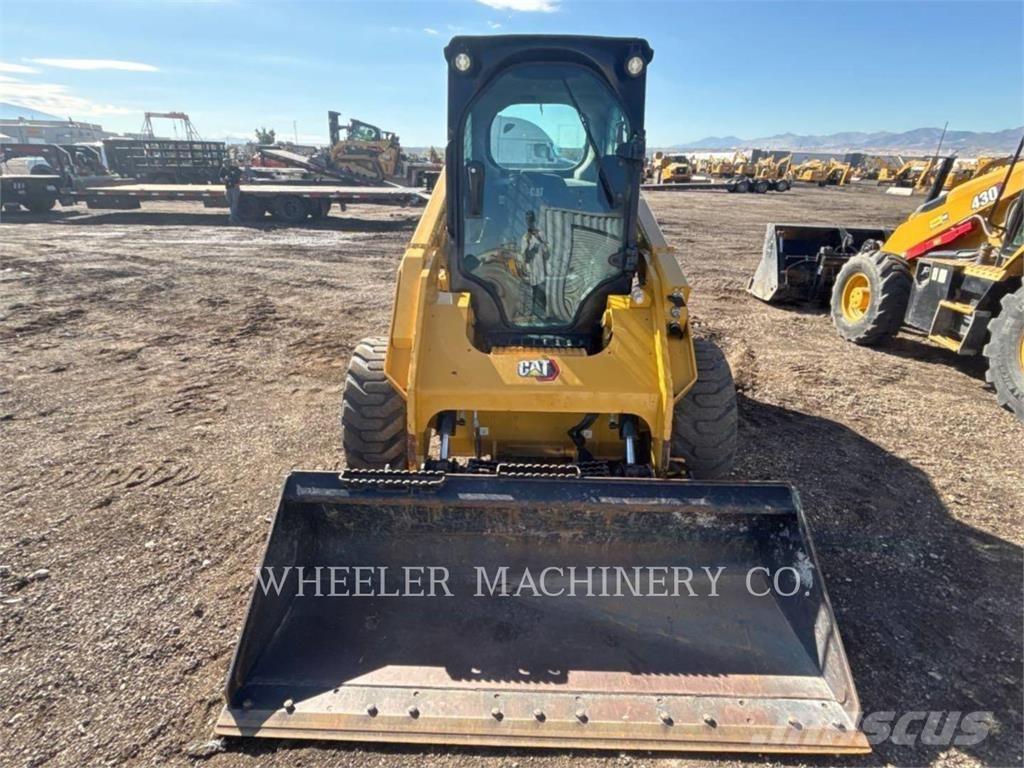 CAT 246D3 C3H2 滑移装载机