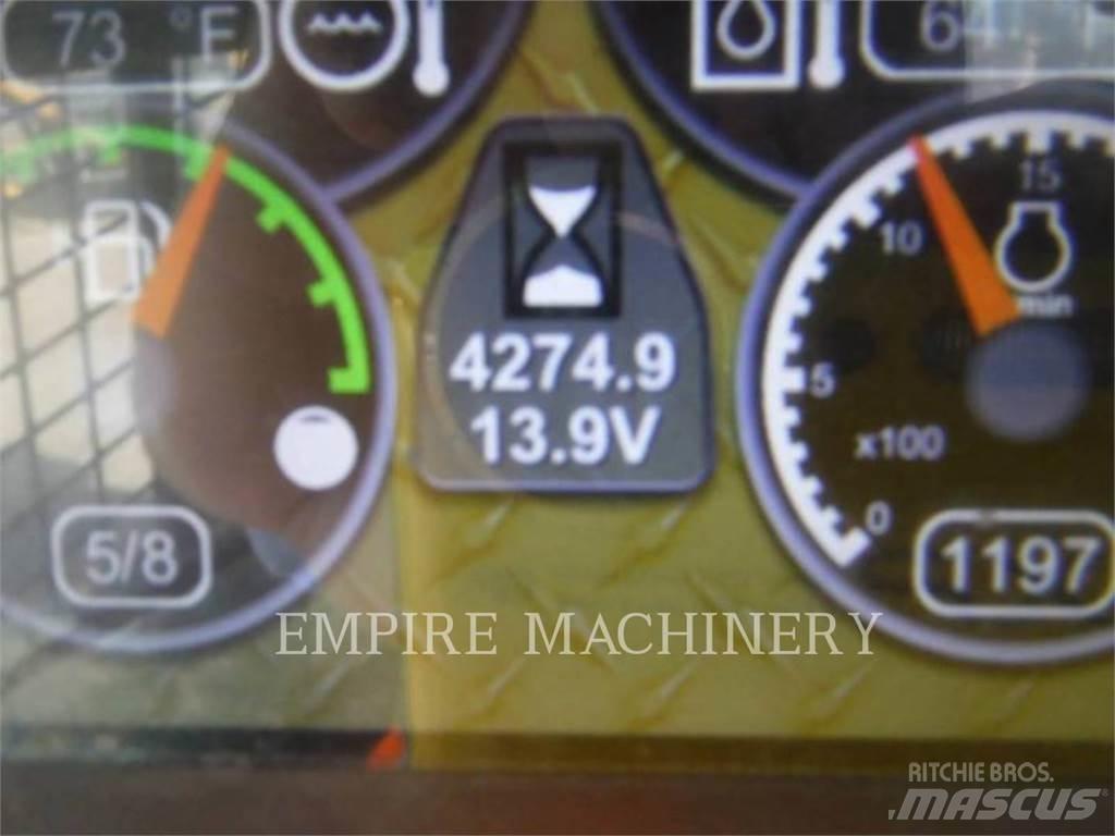 CAT 249D 滑移装载机
