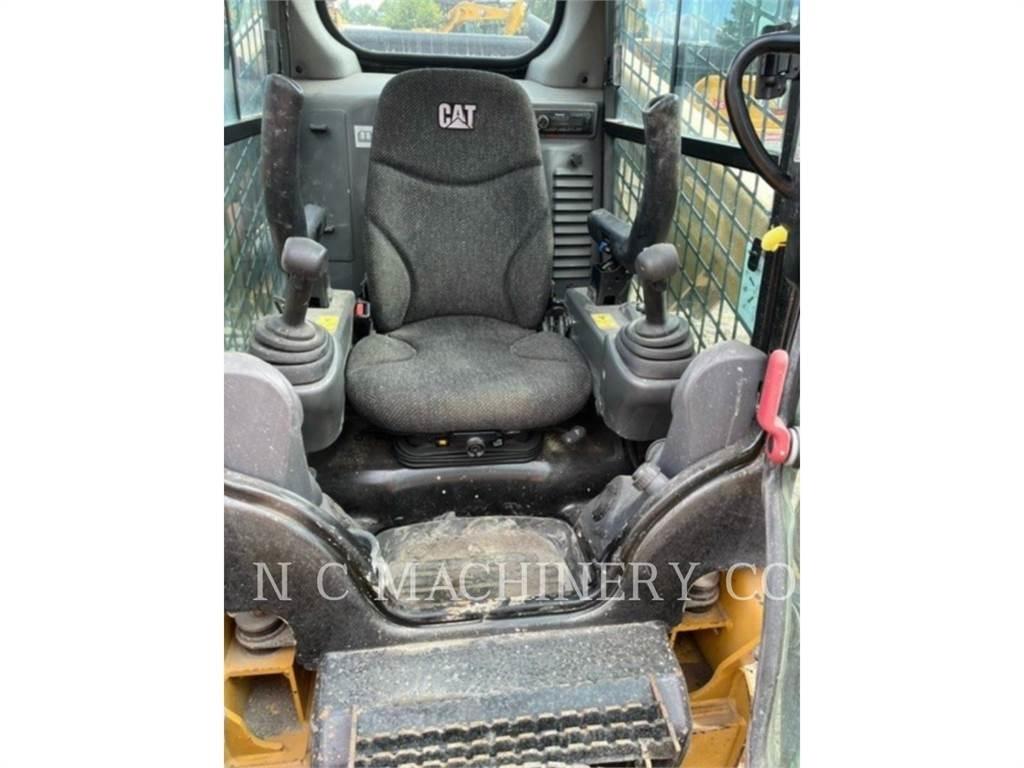 CAT 249D H2CB 滑移装载机