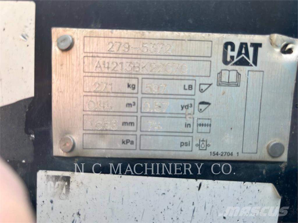 CAT 249D3 H2CB 滑移装载机