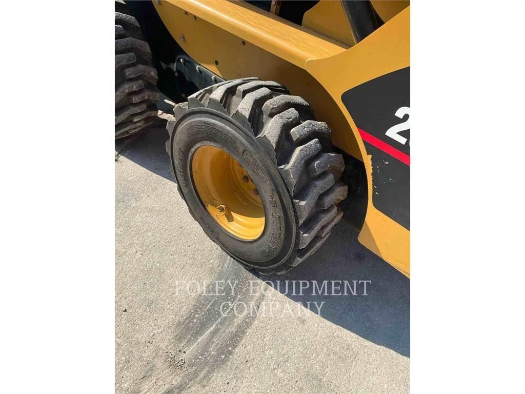 CAT 252BSTD2C 滑移装载机
