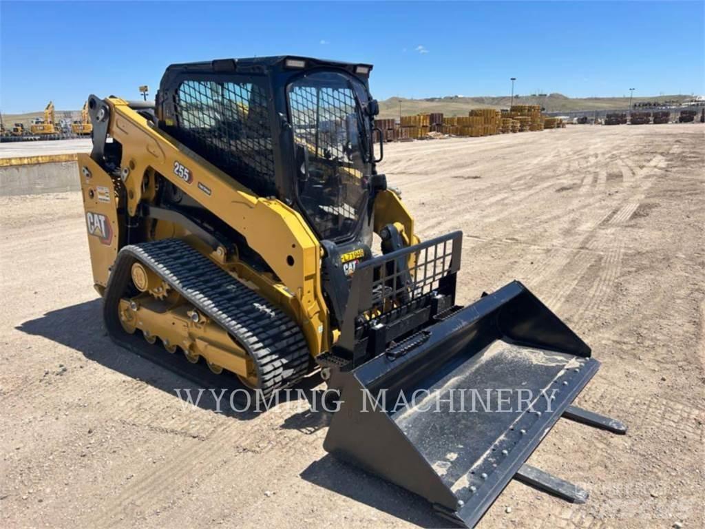 CAT 255 滑移装载机